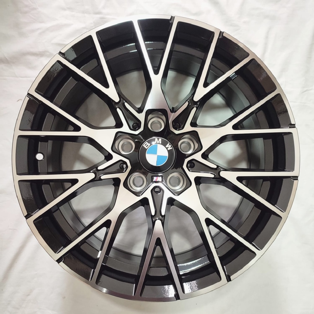 BMW 794 8x18/5x120 D72.6 ET30 черный, серебристый