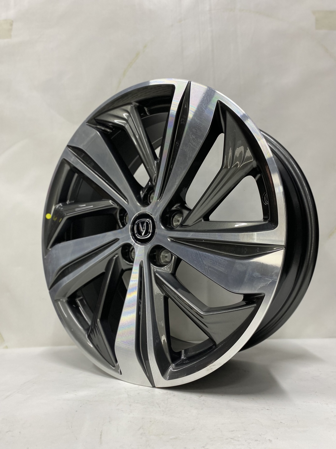 Changan JF10648 7x18/5x114.3 D60.1 ET35 серый, серебристый