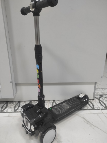 SCOOTER 6788491289 черный