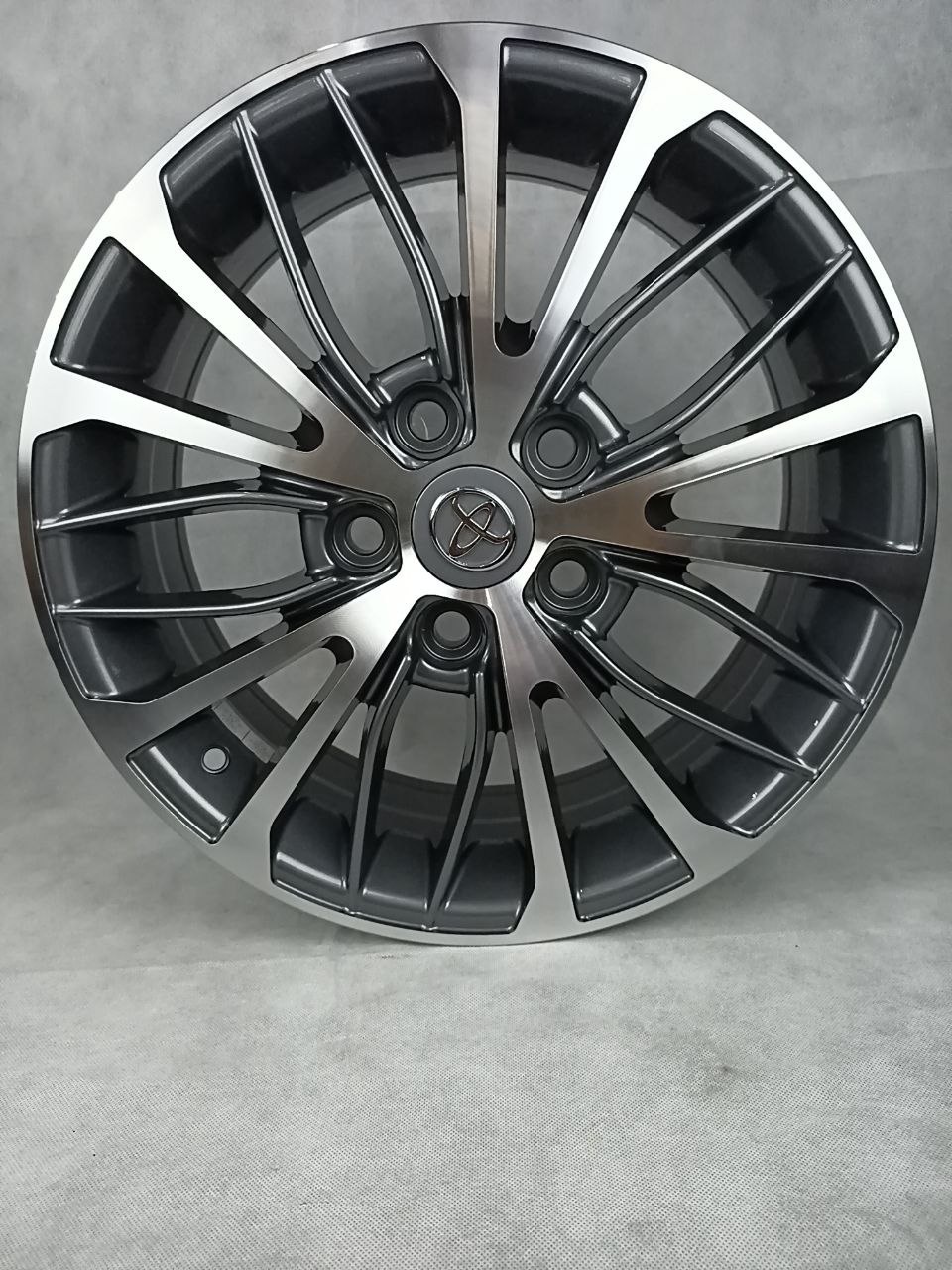 Toyota 5343 6.5x18/5x114.3 D60.1 ET45 4 диска серый
