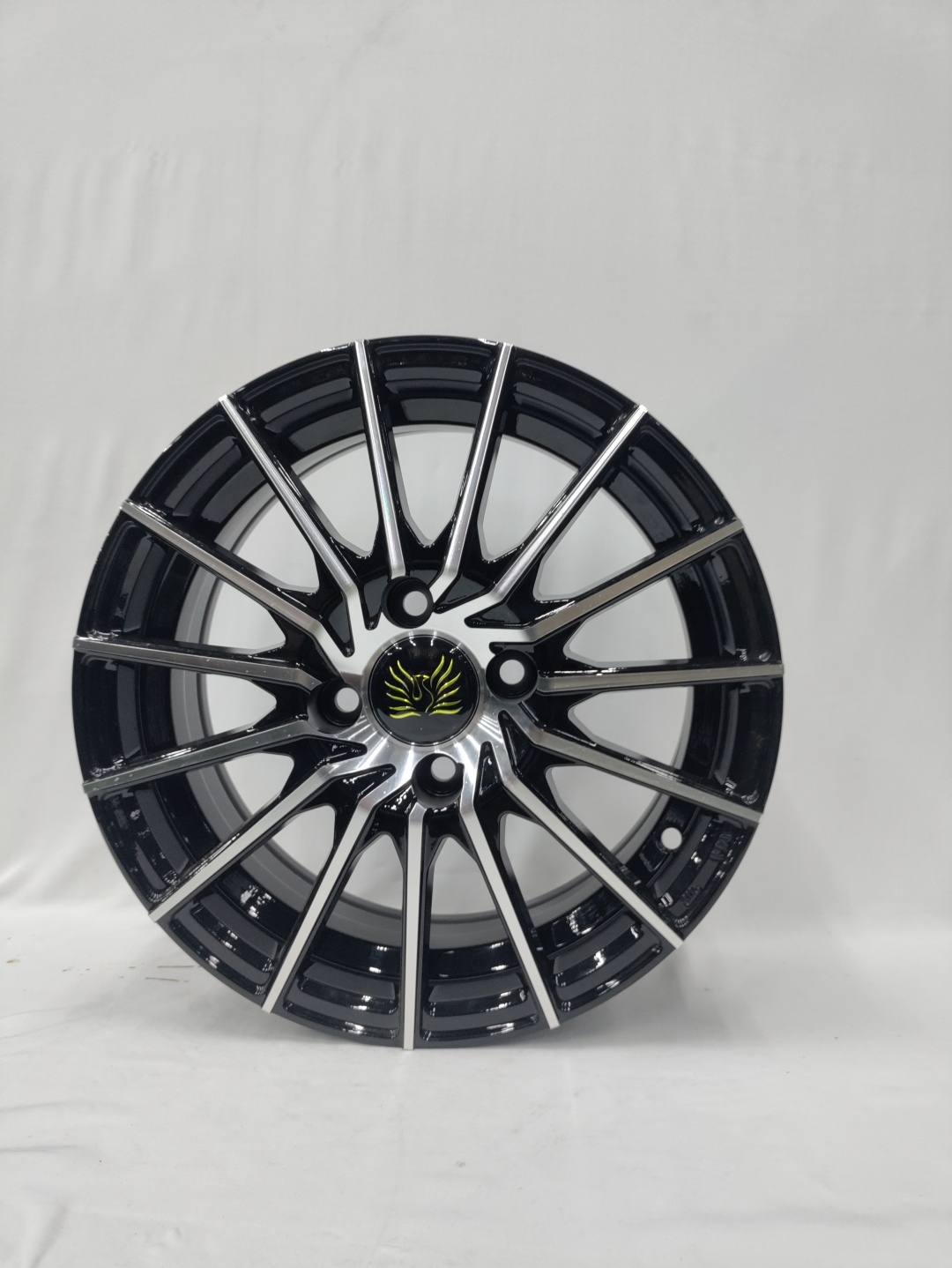 LKN 1221 6x14/4x100 D67.1 ET35 серебристый, черный