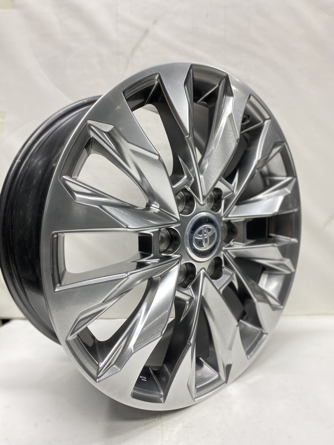 HP Wheels 085 8x20/6x139.7 D95.1 ET45 серебристый