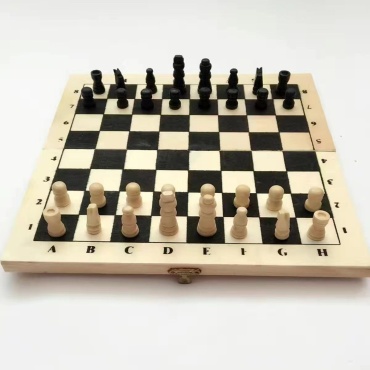 Шахматы дерево 28x28 см