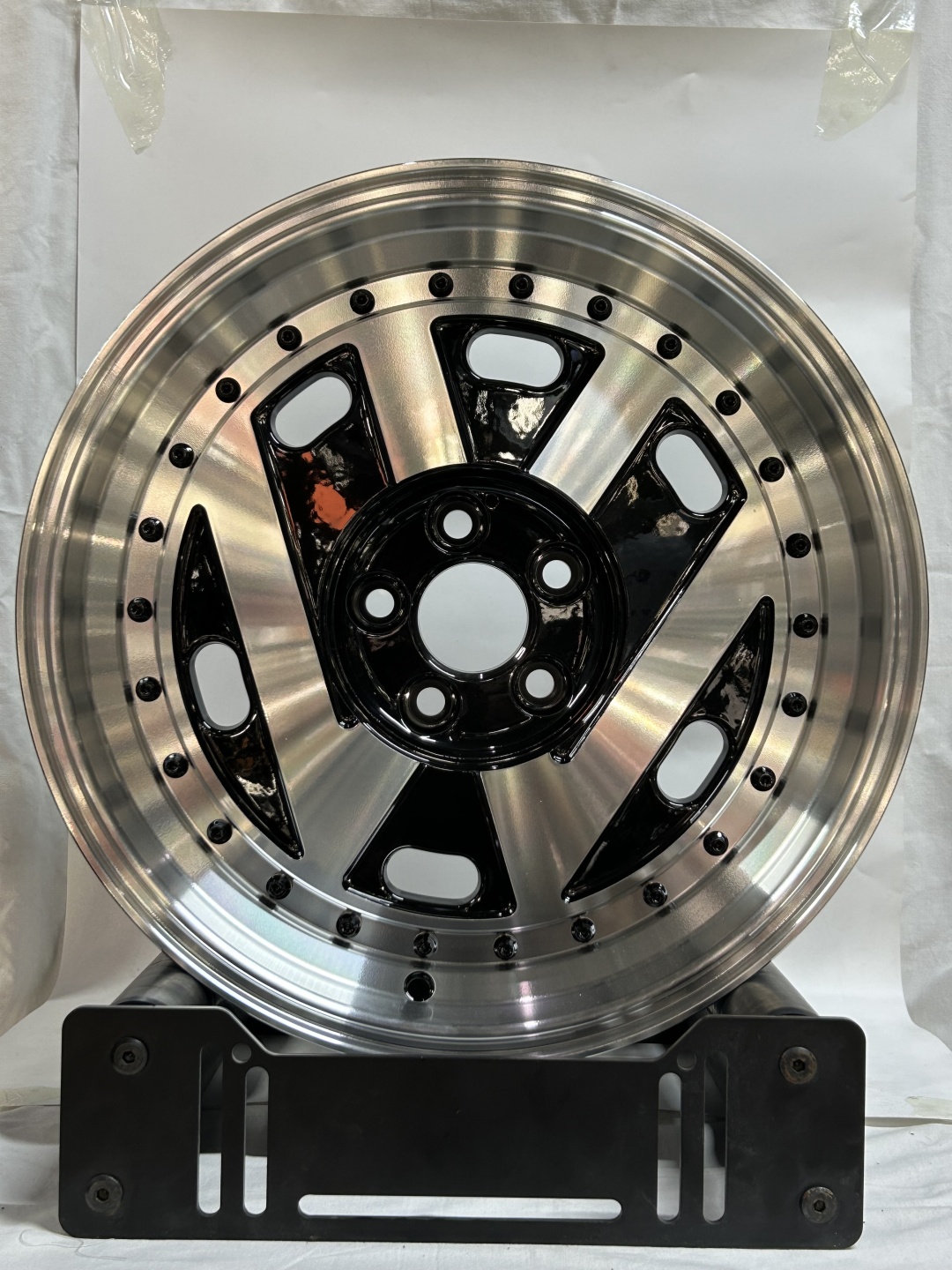 LKN Lkn022 7x16/5x100 D57.1 ET20 4 диска черный, серебристый