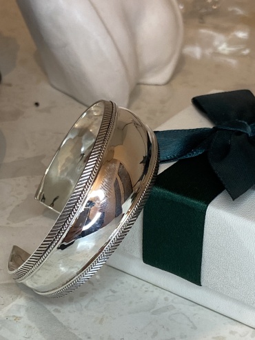 Accessories Браслет серебро длина 22 см, вес 15 г серебро, плетение отсутствует