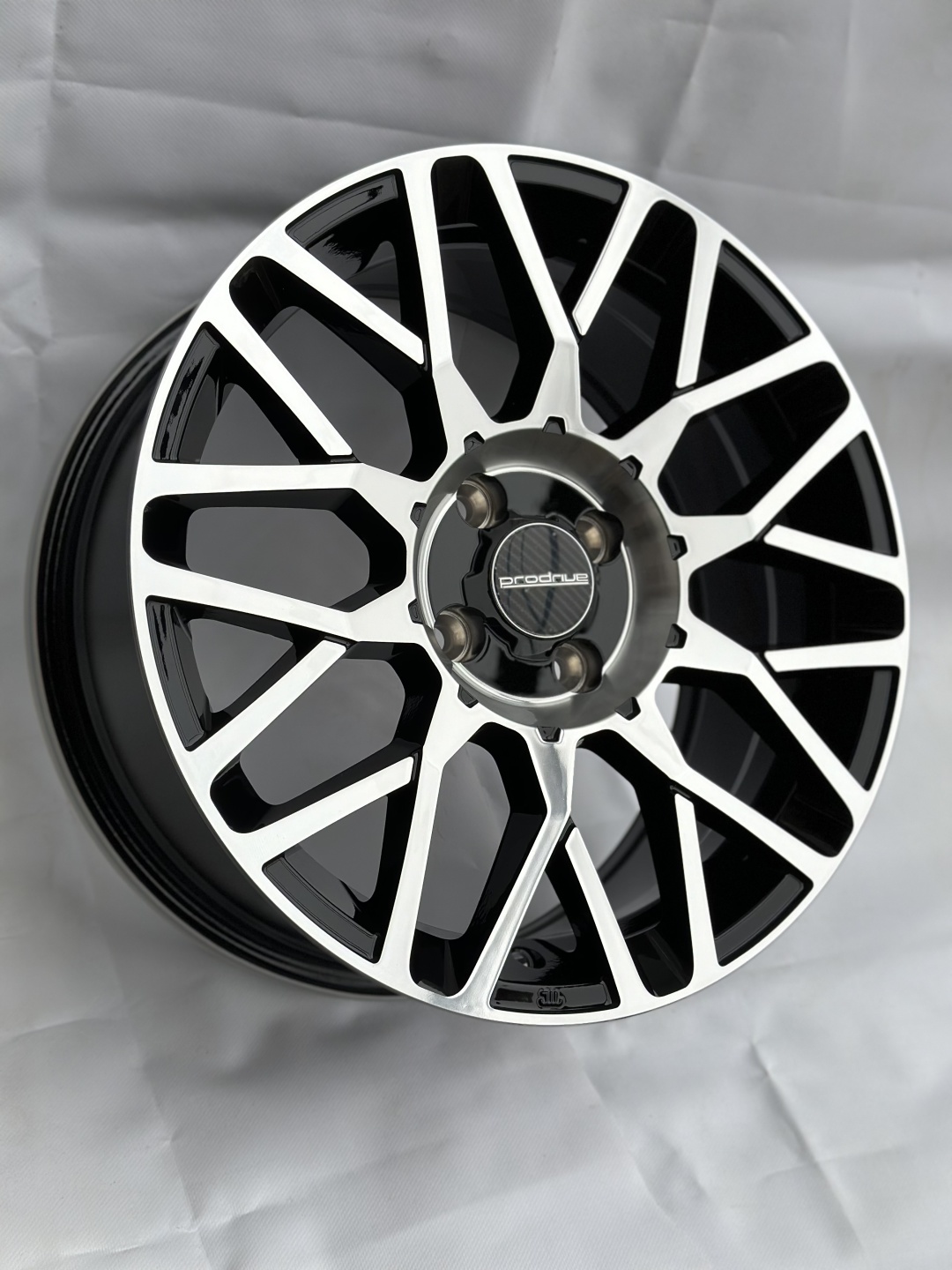 Replica 5843 7x16/4x100 D67.1 ET35 черный, серебристый