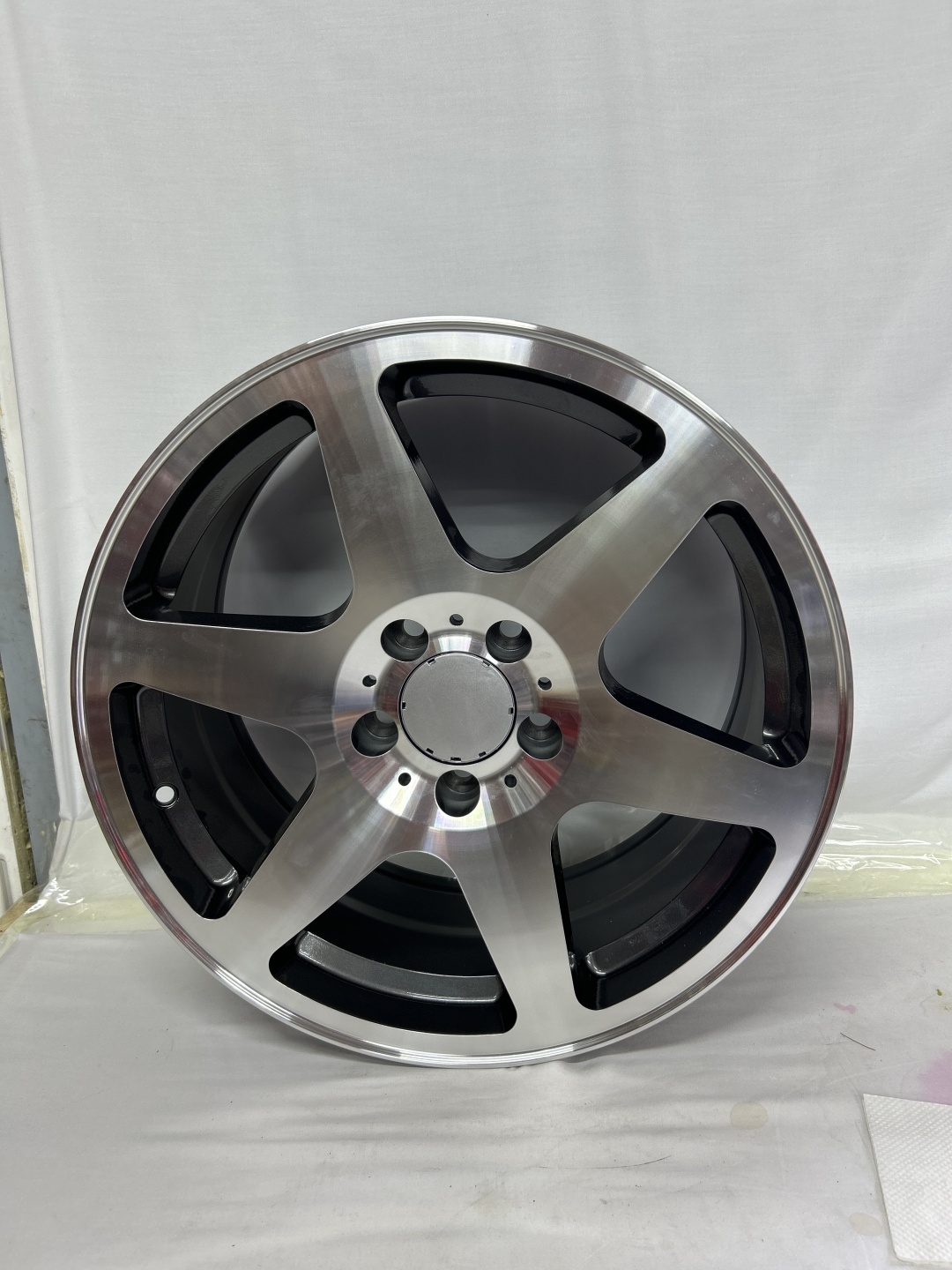 SSM 3989 8x17/5x112 D66.6 ET35 графит, серебристый