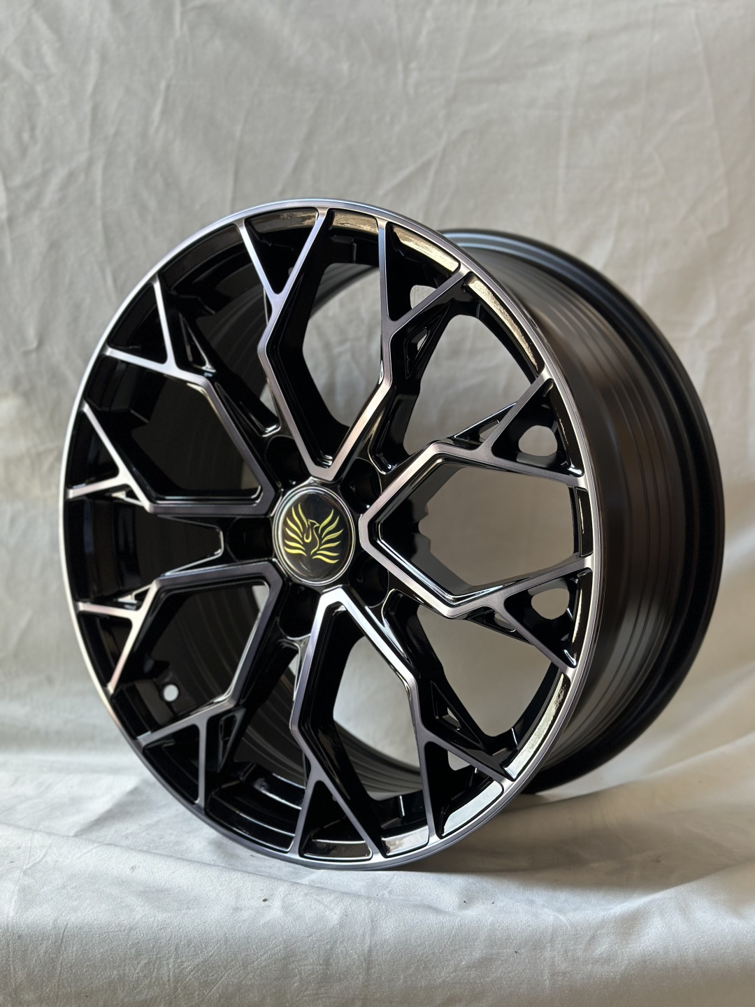 Replica YA5640 7.5x17/5x114.3 D67.1 ET35 4 диска черный, серебристый