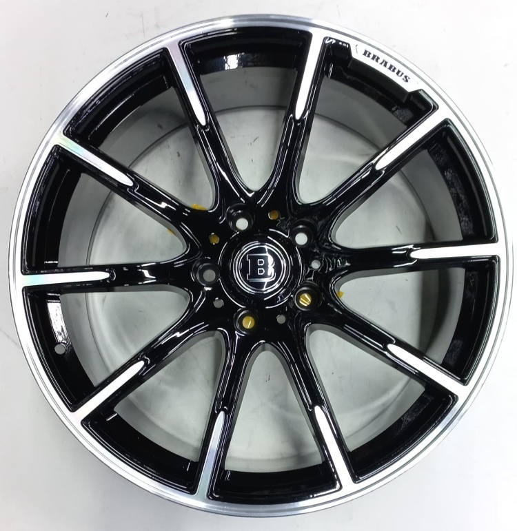 Mercedes-Benz 1693 10x21/5x130 D84.1 ET55 черный, серебристый