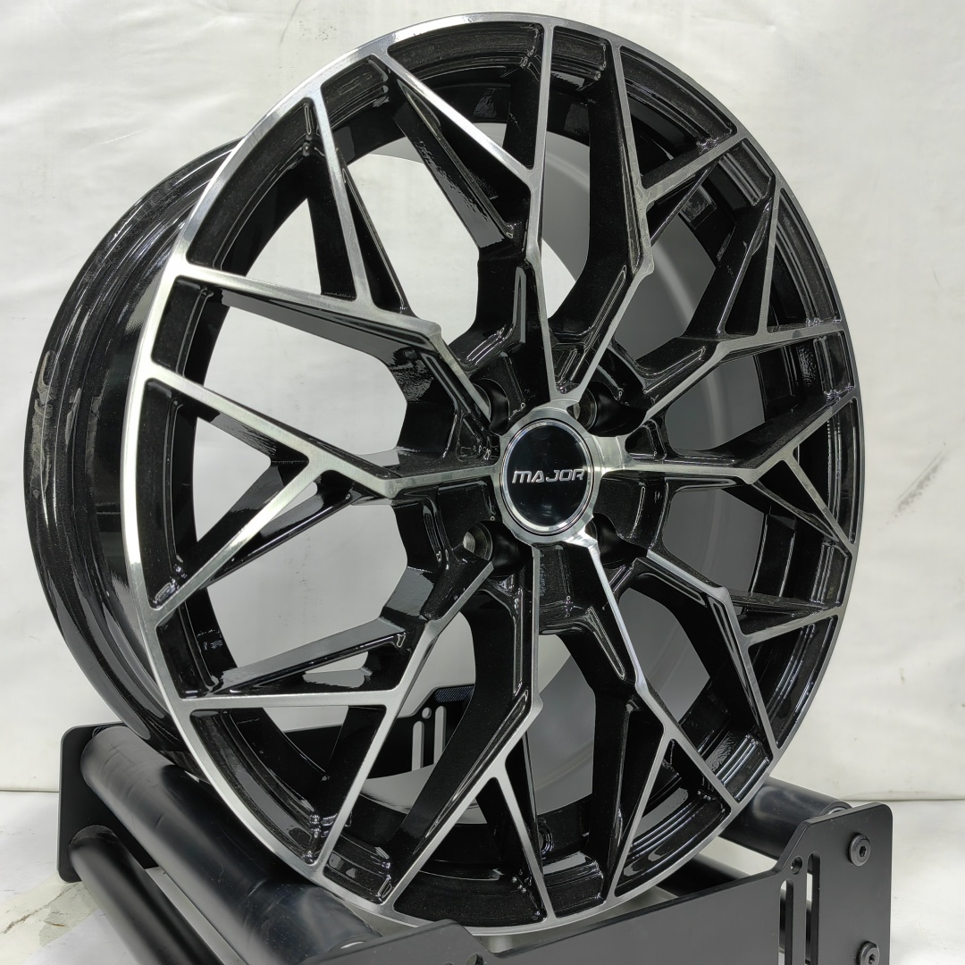 RNO CHX9098 7x16/4x100 D67.1 ET35 4 диска черный, серебристый