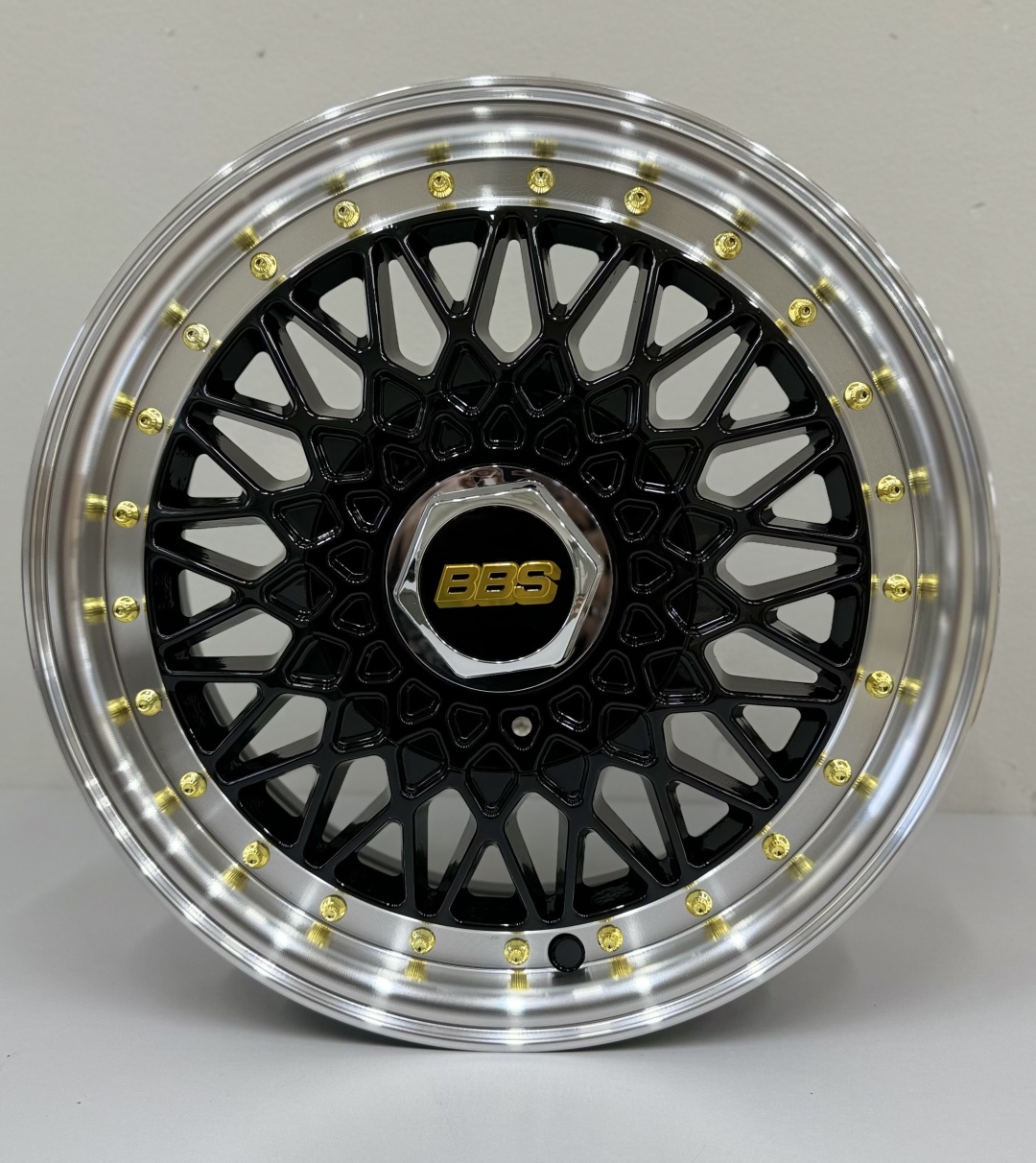 BBS 14131 5.5x14/8x100/114.3 D73.1 ET30 4 диска черный, серебристый
