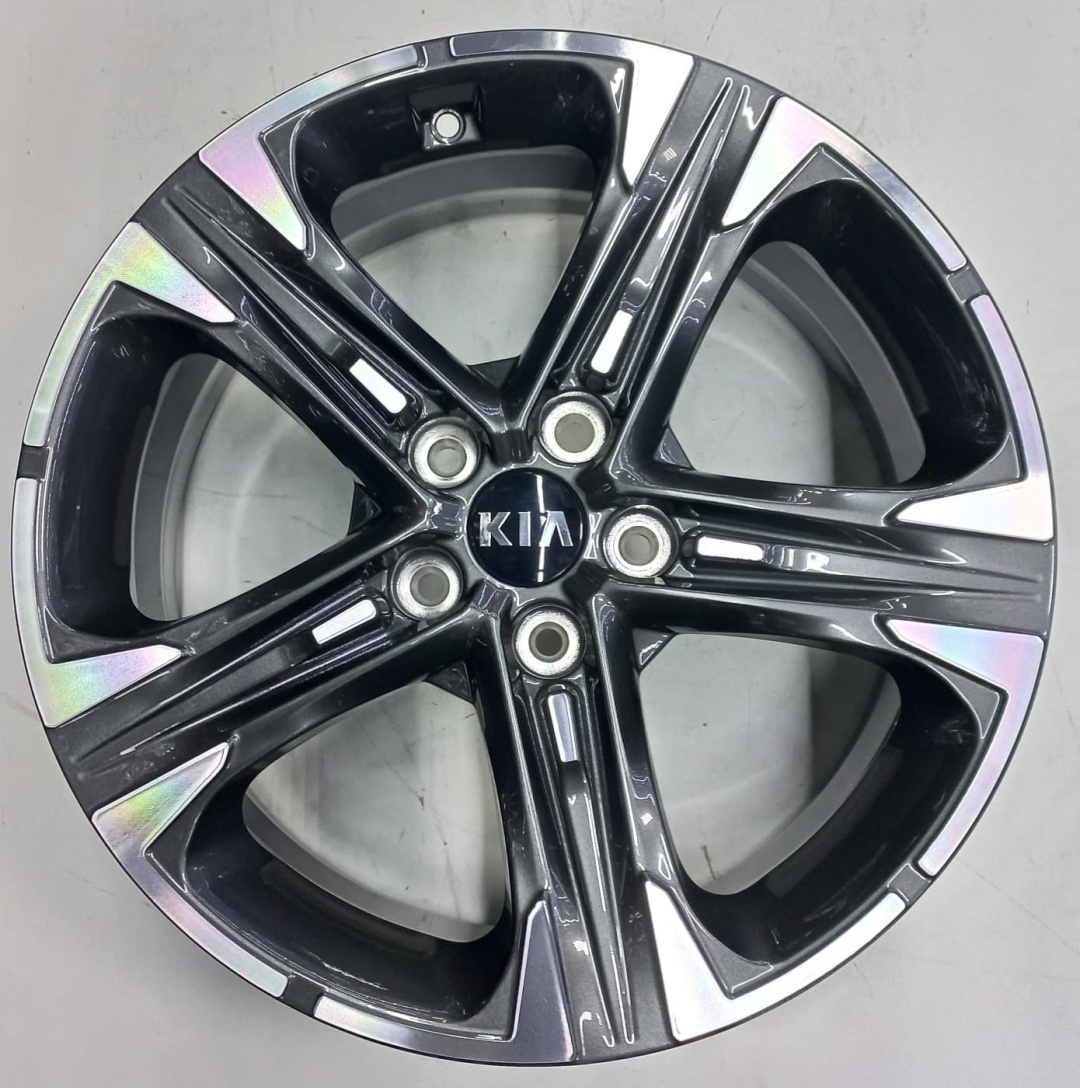 KIA 841 7.5x18/5x114.3 D67.1 ET50.5 серый, серебристый