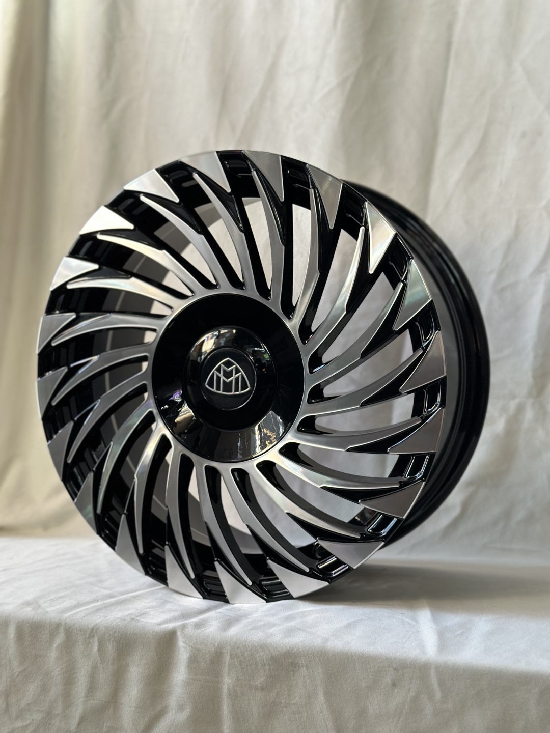 Replica 1298 6.5x16/4x100 D67.1 ET35 4 диска черный, серебристый