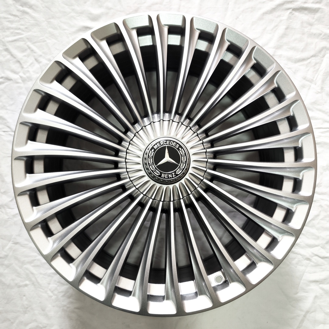 Mercedes-Benz 1916 8.5/9.5x20/5x112 D66.6 ET35.43 серебристый