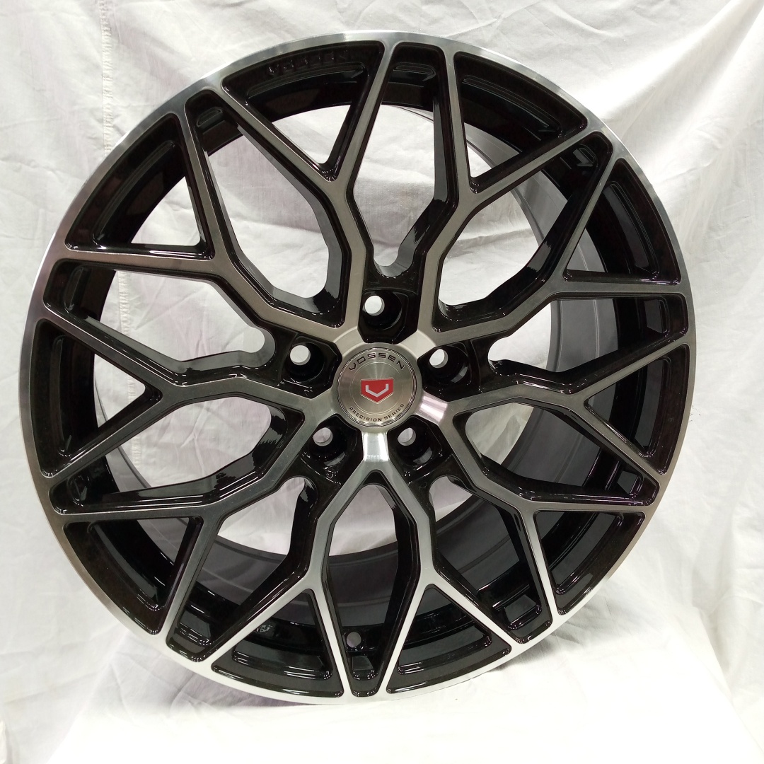 RS 456 7.5x17/5x114.3 D67.1 ET35 черный, серебристый