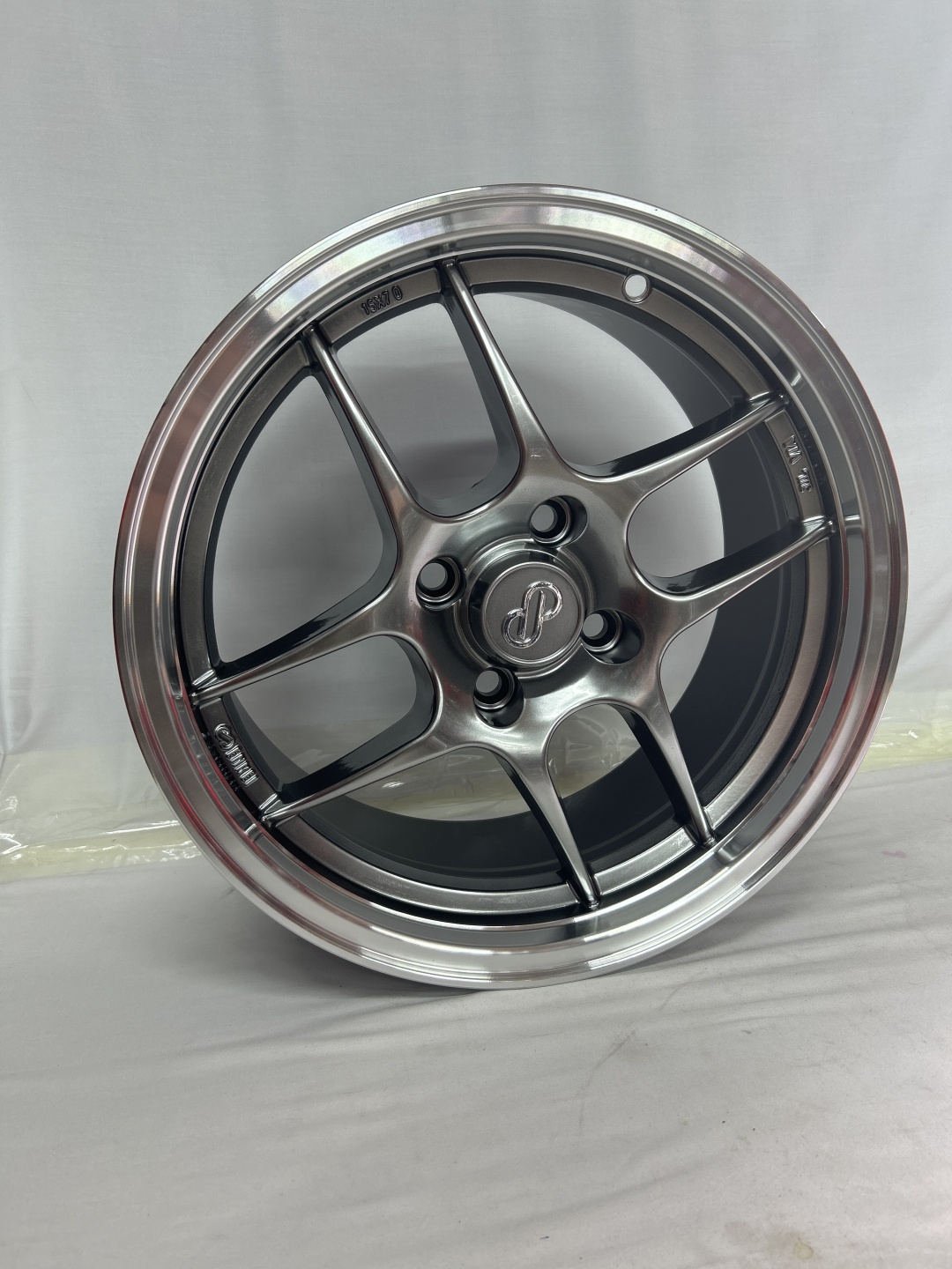 SSM 5667 7x15/4x100 D73.1 ET35 серебристый