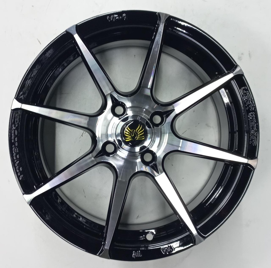 Replica 3941 7x15/4x100 D67.1 ET32 черный, серебристый