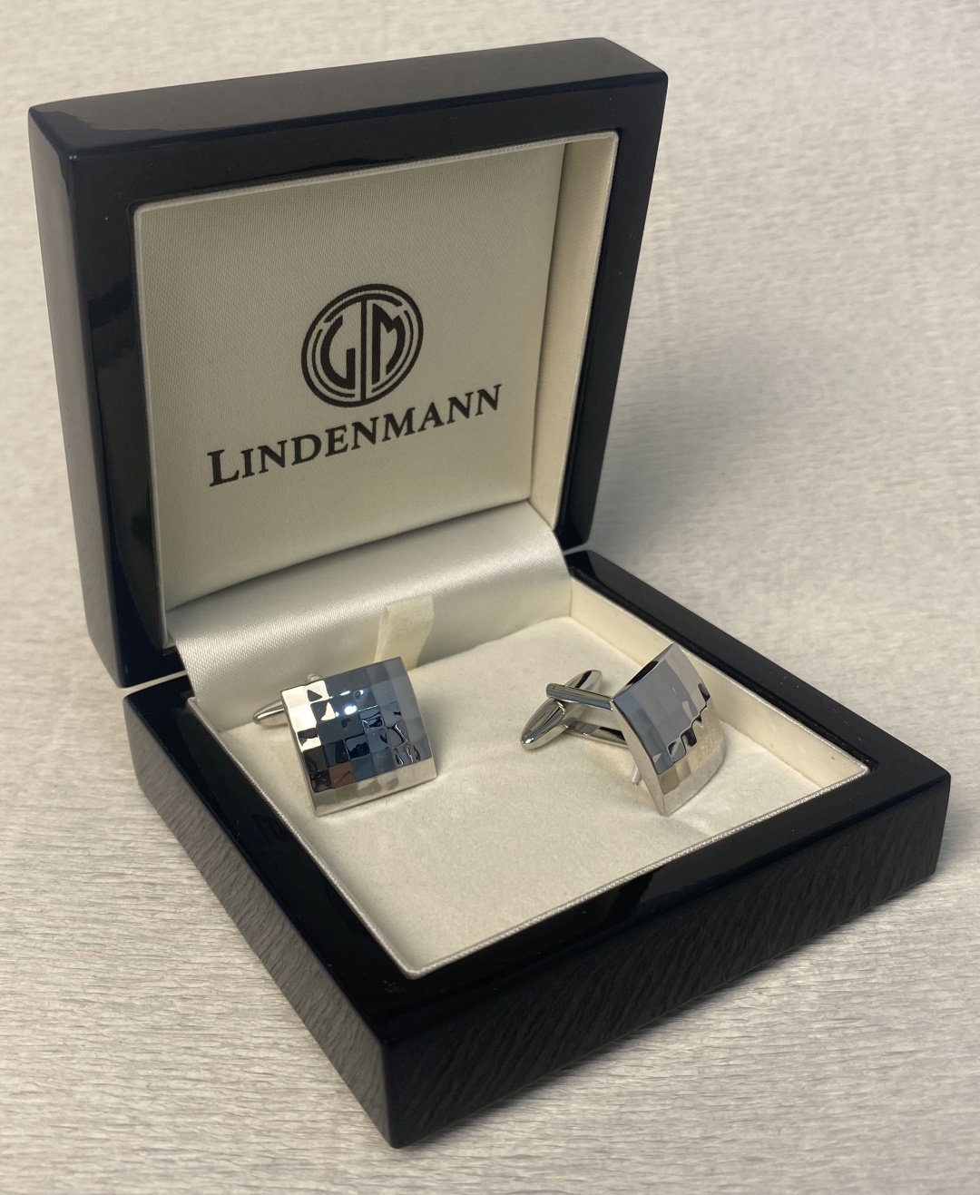 Запонки Lindenmann бижутерный сплав, без вставок