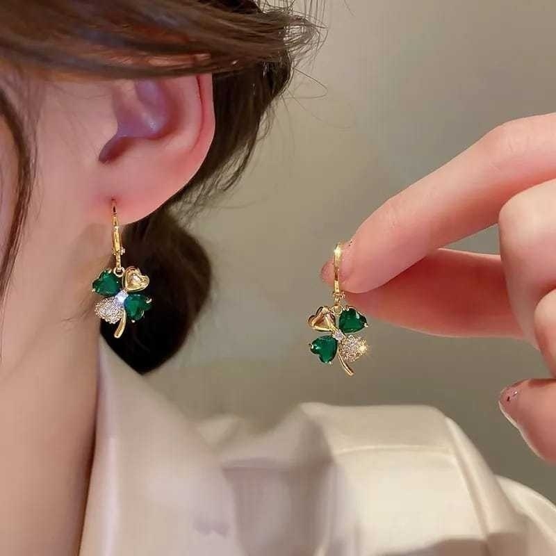Серьги бижутерный сплав, искусственный камень