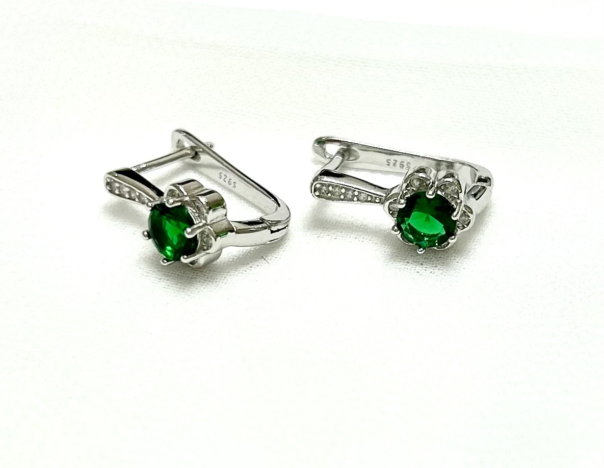 Серьги AJ Aj вес 3.5 г серебро, наноизумруд
