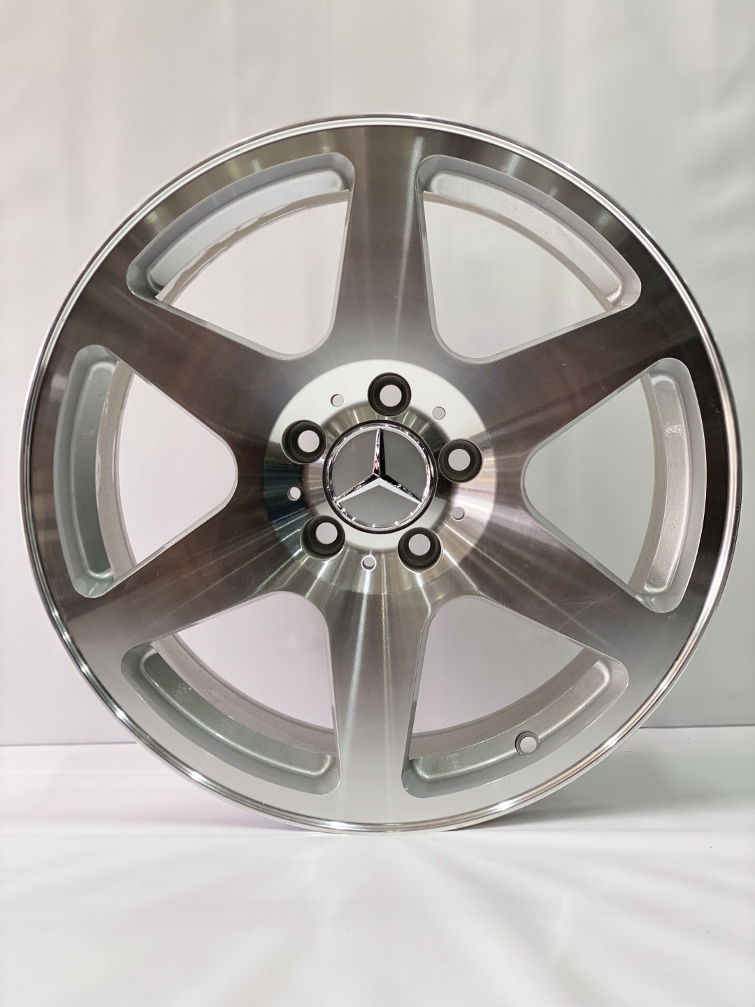 Replica BJ010 8x17/5x112 D66.6 ET35 4 диска серебристый
