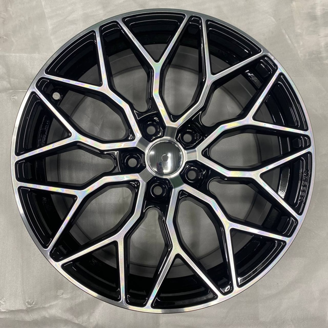 DIVAD QC1701 8x18/5x114.3 D67.1 ET35 4 диска черный, серебристый