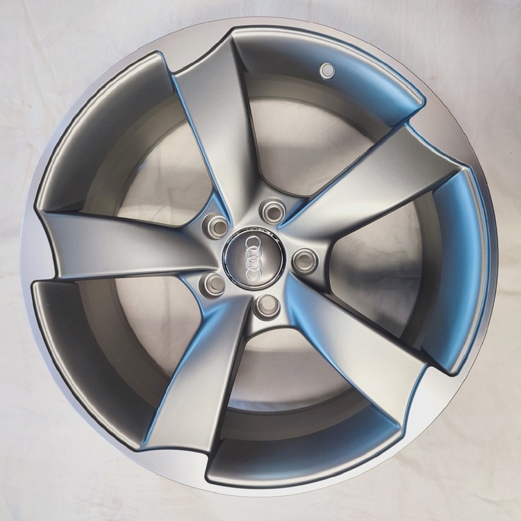 VAG 357 8x18/5x112 D66.6 ET35 серый, серебристый