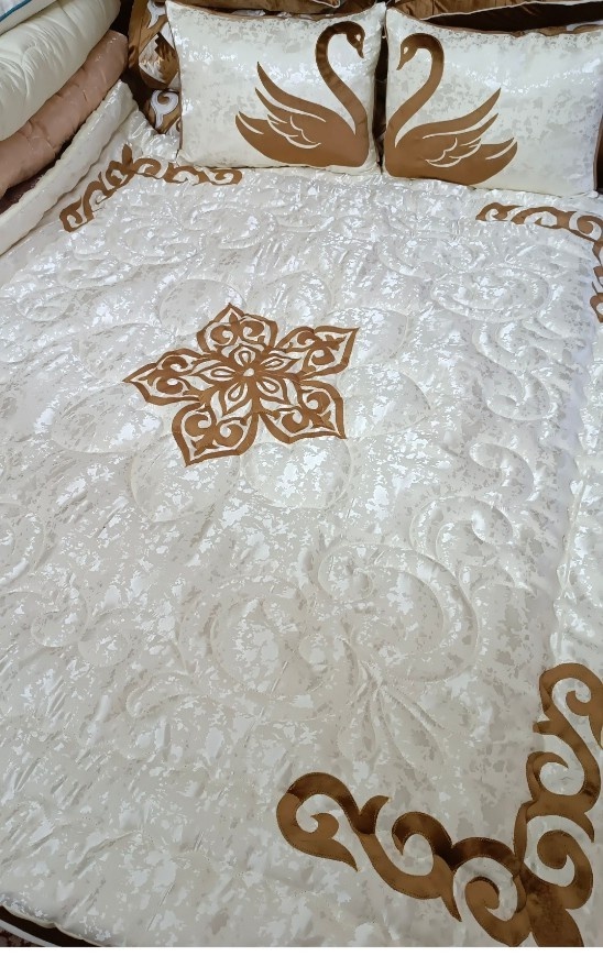 Комплект корпе с подушками 220x200 см, вата, белый, бежевый, золотистый