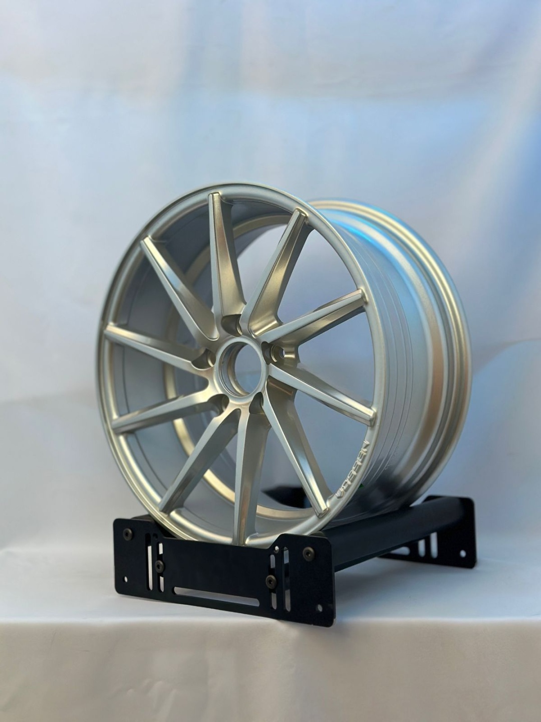 Mercedes-Benz F-238-10 7.5x17/5x112 D66.6 ET42 4 диска серебристый