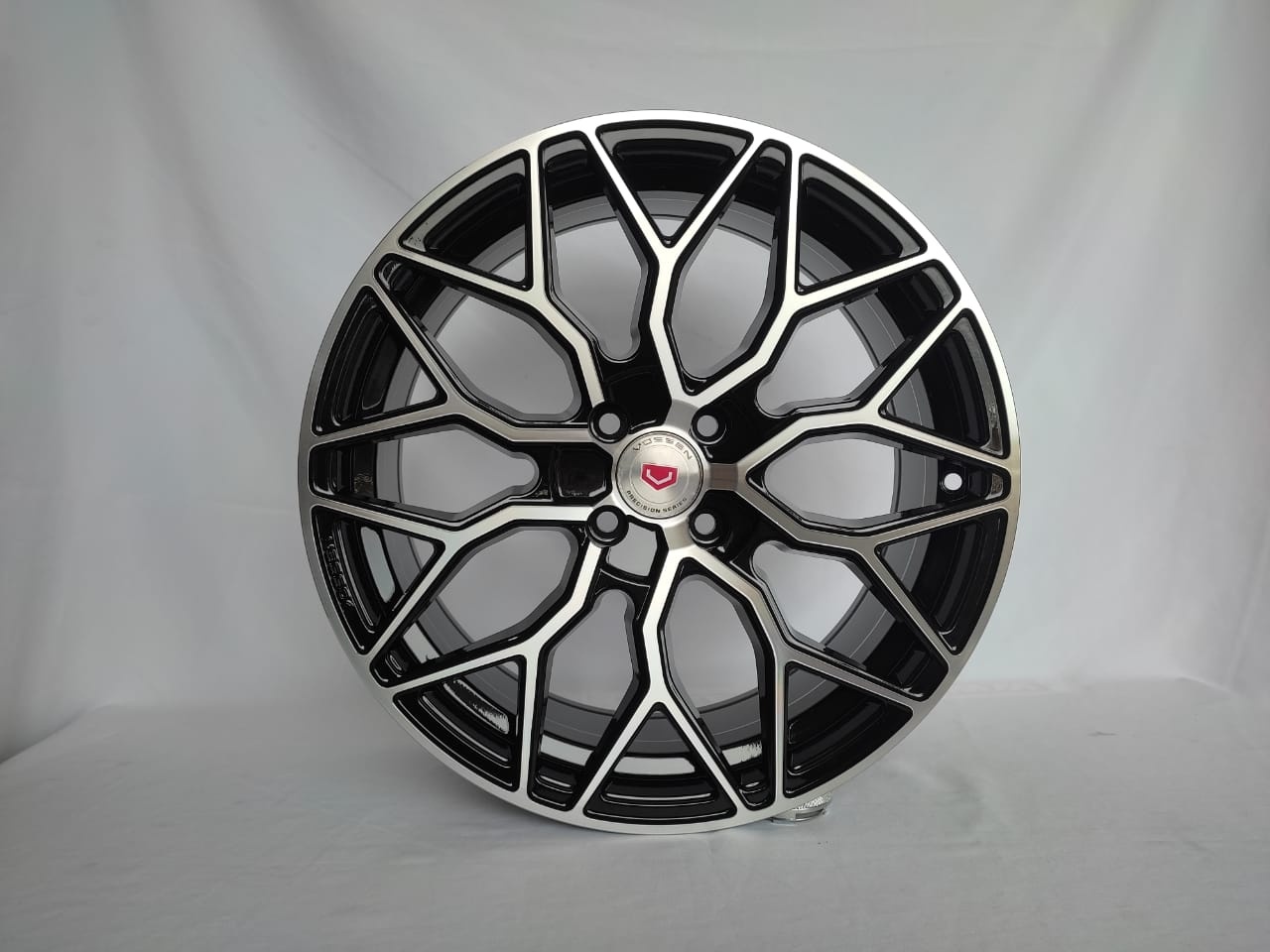 Replica 1701 7.5x17/4x100 D67.1 ET35 черный, серебристый