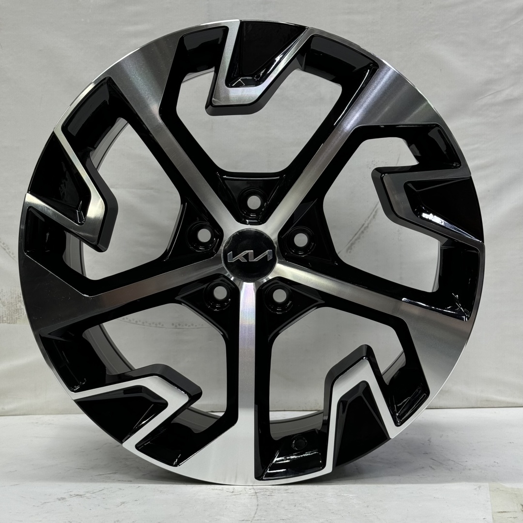 RNO 1928 7.5x18/5x114.3 D67.1 ET48 4 диска черный, серебристый