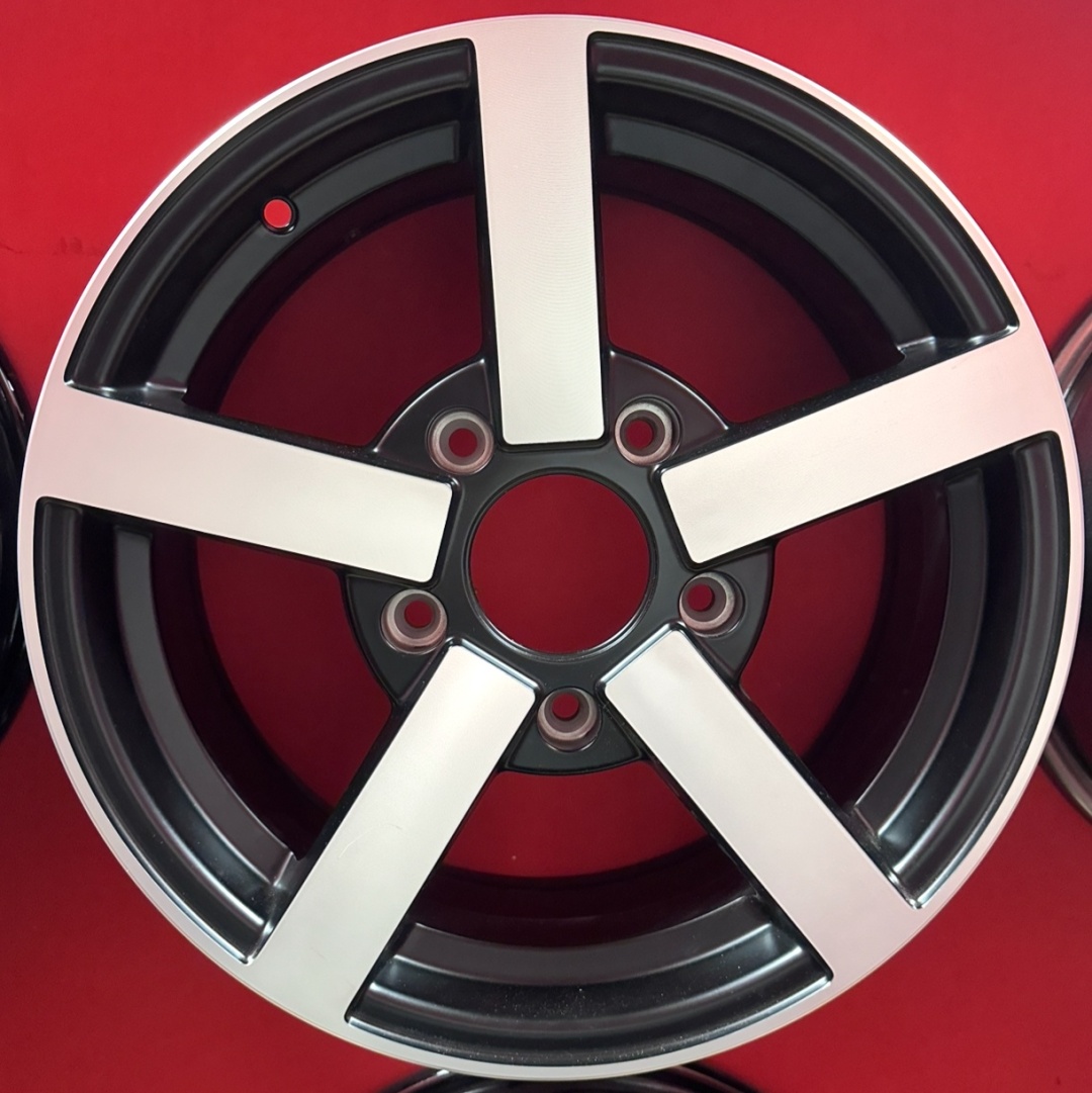 Vossen 6.5x16 5x139.7 D98 ET35 черный