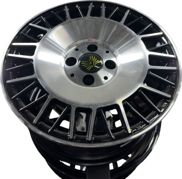RNO YL3357 7x15/4x100 D67.1 ET35 4 диска черный, серебристый