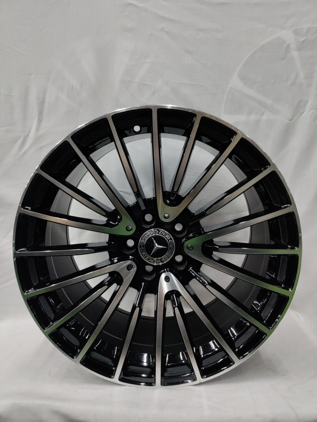 LKN Lkn817 8.5/9.5x19/5x112 D66.56 ET35.40 серебристый, черный