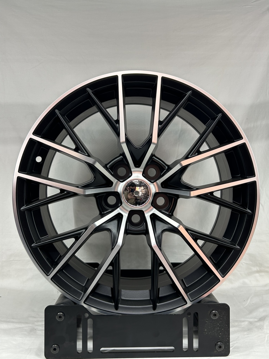 LKN Lkn1101 8x18/5x114.3 D60.1 ET35 4 диска черный, серебристый
