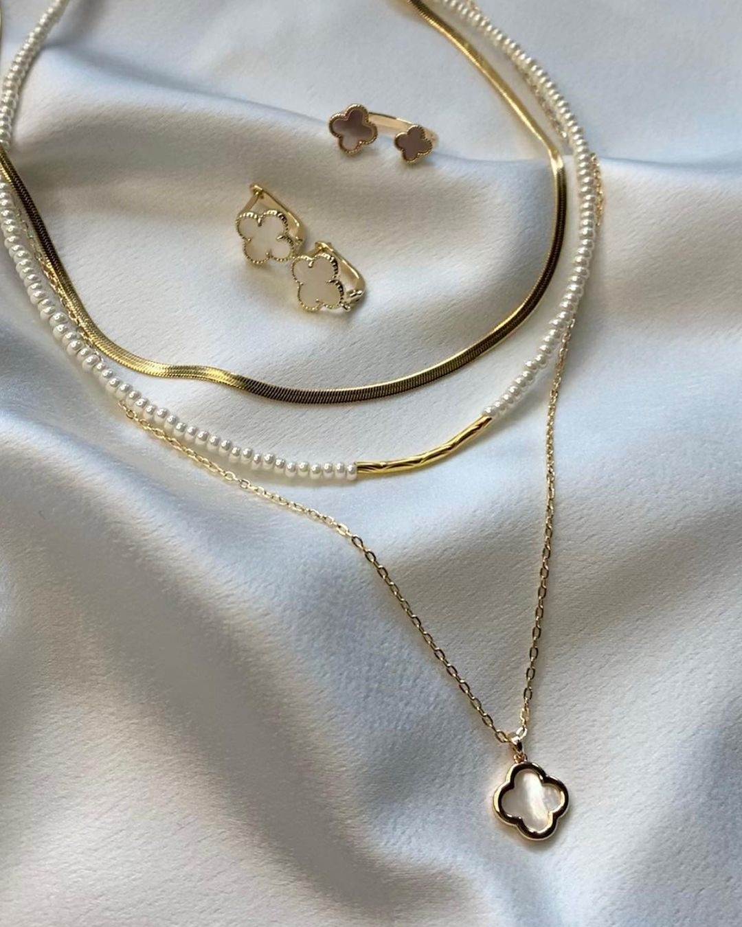 AINUSHA jewellery латунь, жемчуг