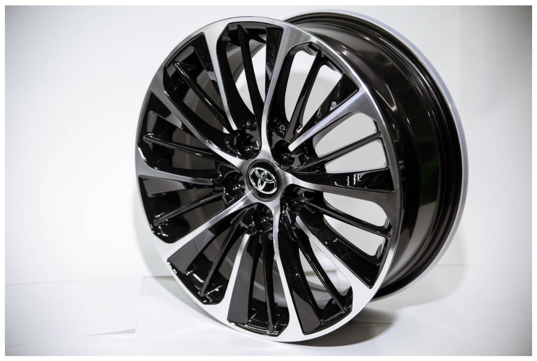 SSM 456 7x17/5x114.3 D60.1 ET40 черный, серебристый