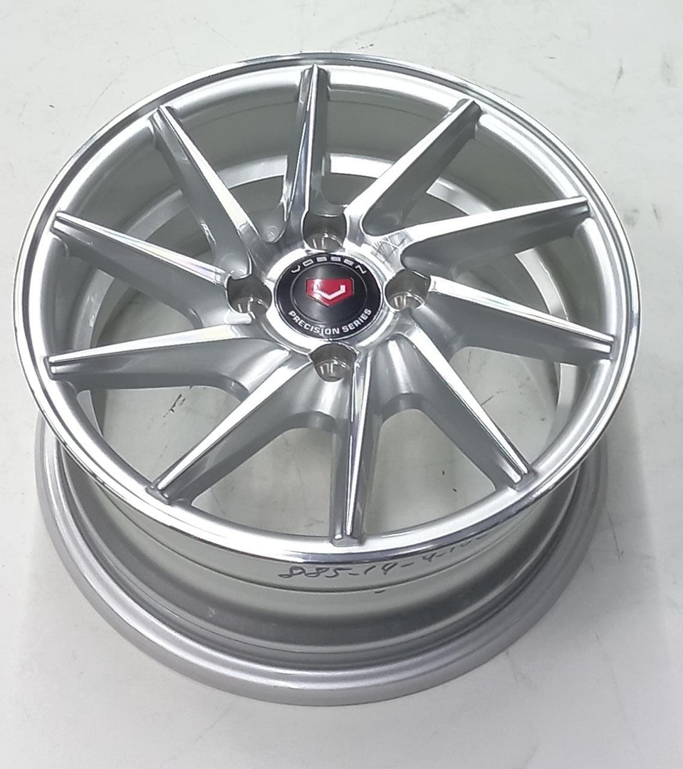 Vossen CVT 6x14/4x100 D67.1 ET35 серебристый