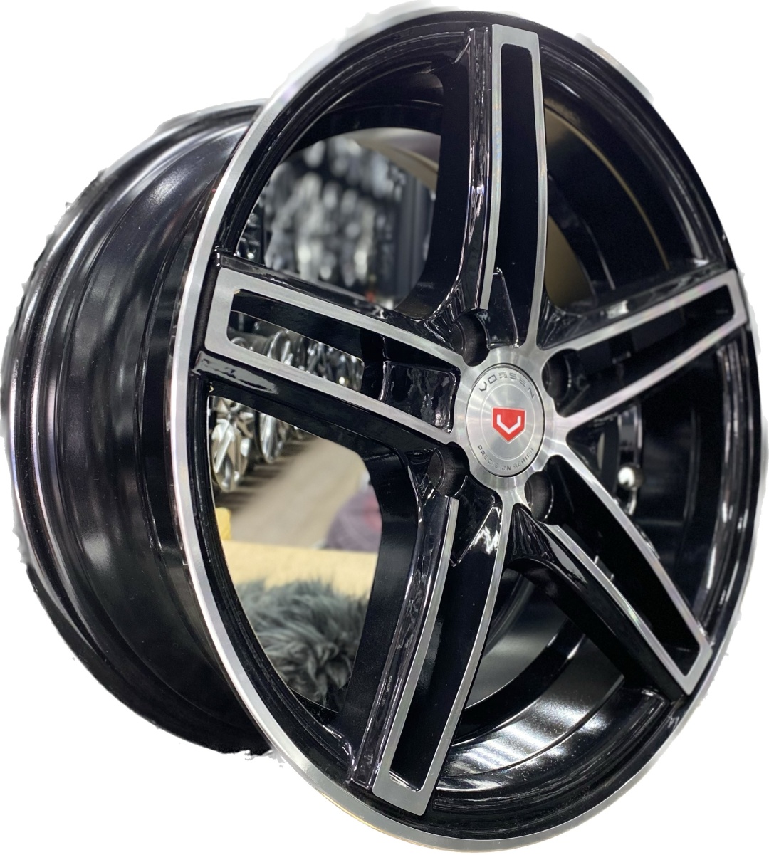RNO 0784 6.5x15/4x100 D67.1 ET33 черный, серебристый