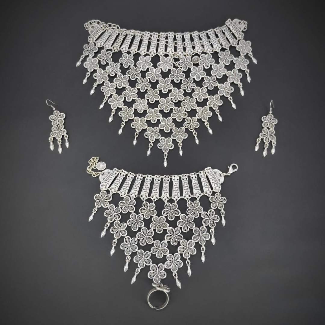 TOMIRIS COLLECTION медицинская сталь, без вставок