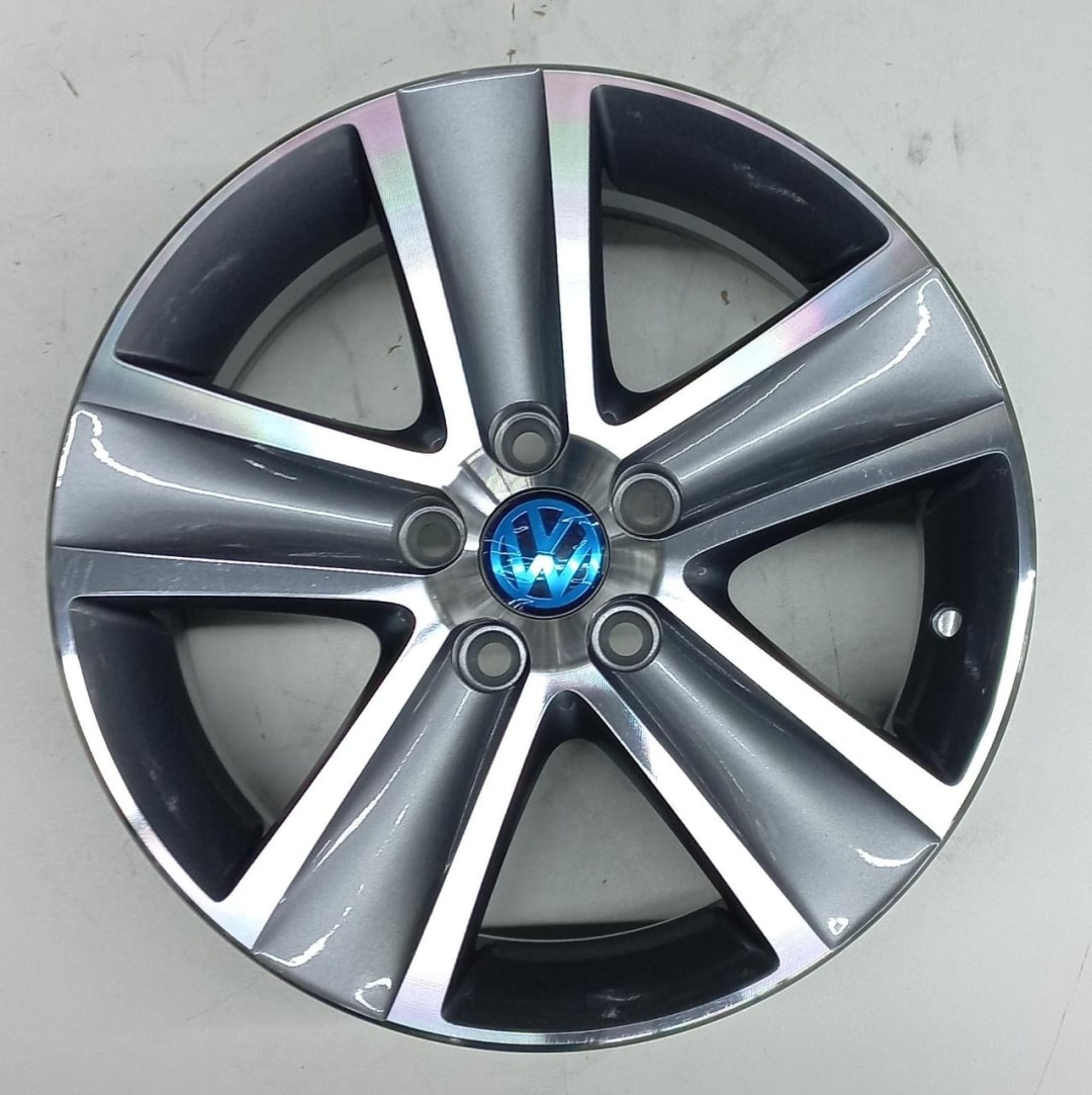 Volkswagen 7010 6x15/5x100 D57.1 ET40 серебристый, серый