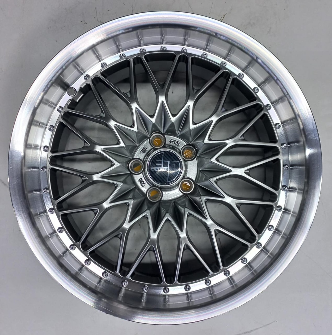 Auher 12331 8.5x18/5x100 D73.1 ET40 4 диска графит