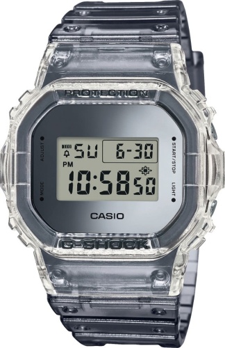 Кварцевые CASIO G-Shock DW-5600SK-1ER пластик