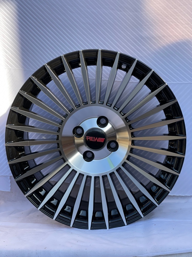 Wheels 016 6.5x15/4x100 D67.1 ET35 черный, серебристый