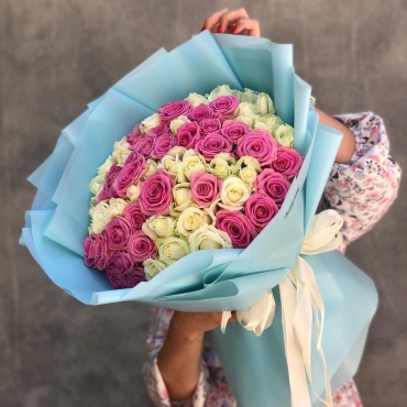 Bestflowers моно-букет в оформлении роза 101 шт 50 см