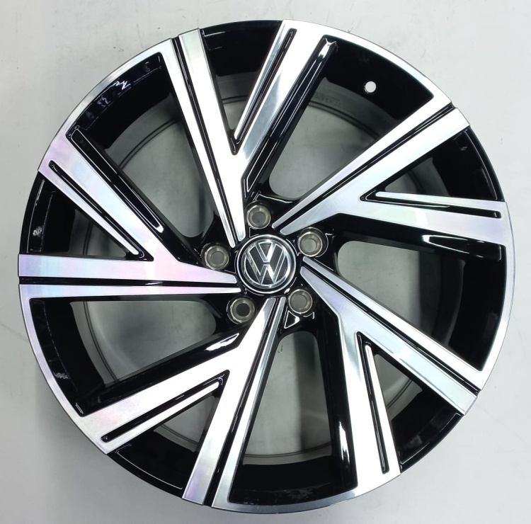 Wheels 5805 8x19/5x112 D57.1 ET45 серебристый, черный