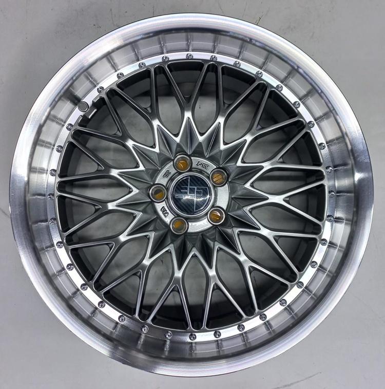 BBS RS 8.5x18/5x100 D73.1 ET40 графит