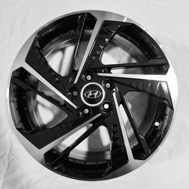 Hyundai 5895 7.5x18/5x114.3 D67.1 ET45 4 диска черный, серебристый