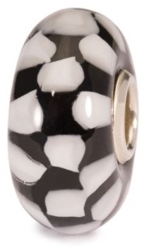 Шарм Trollbeads Шахматы TGLBE-10073 вес 1.95 г серебро, стекло
