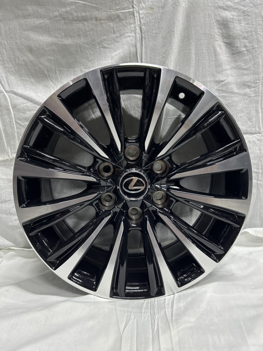 SSR 202 7.5x18/6x139.7 D106.2 ET20 черный, серебристый